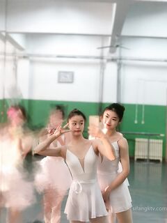 【黑客破解】台中18歲的舞蹈班學員黃嘉雯 各種私拍泄密流出2