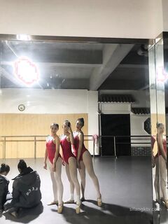 【黑客破解】台中18歲的舞蹈班學員黃嘉雯 各種私拍泄密流出6