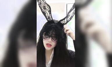 皮皮蝦網紅純欲女神【在下小羊】人前傲女，人後母狗，被金主包養定製私拍各種裸舞紫薇視頻207V (204)